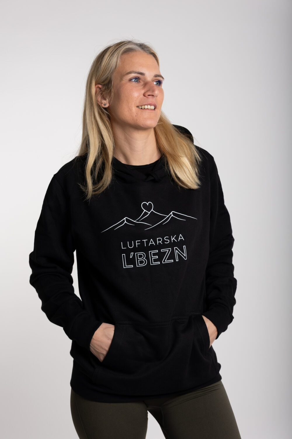 Pulover s kapuco “LUFTARSKA L'BEZN, črn